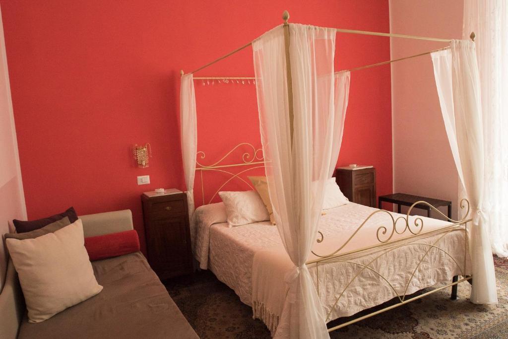 B&B Domus Garibaldi — 4-Star Luxury Hotel in Salerno, Italy