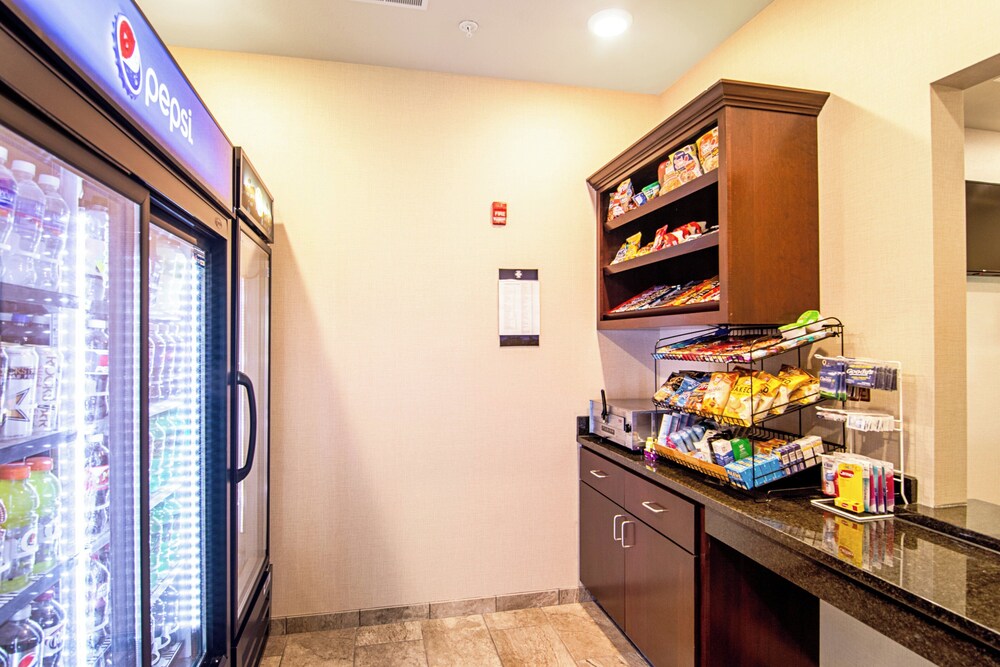 Cobblestone Hotel & Suites Paxton - photo 31