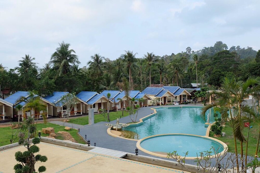 Kerdmanee Resort - carbon neutral hotel in Unknown City