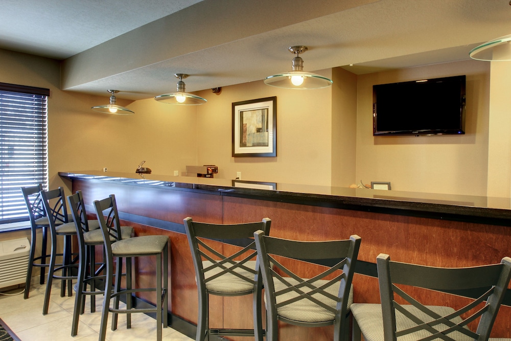 Cobblestone Inn & Suites Rugby - photo 32