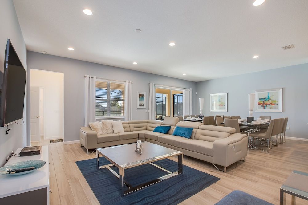 Massive 12 Bed 9.5 Bath Villa at Solterra Resort - photo 24