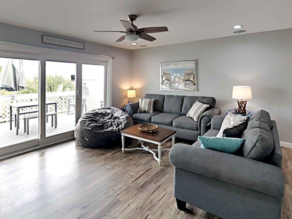 Sandcastle Townhomes #19 by Southern Vacation Rentals — 4-Star Luxury Hotel in Navarre, United States
