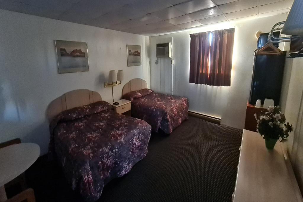 DuBois Manor Motel - photo 10