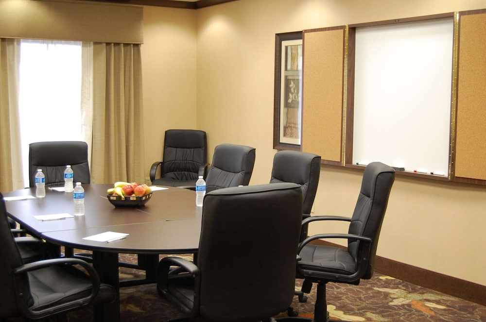Hampton Inn Geneseo - photo 37