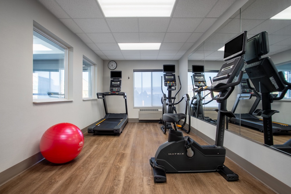 Holiday Inn Express Hotel & Suites Clinton by IHG - photo 30