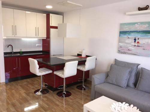 Apartamento Albatros — 4-Star Luxury Hotel in Puerto Del Carmen, Spain