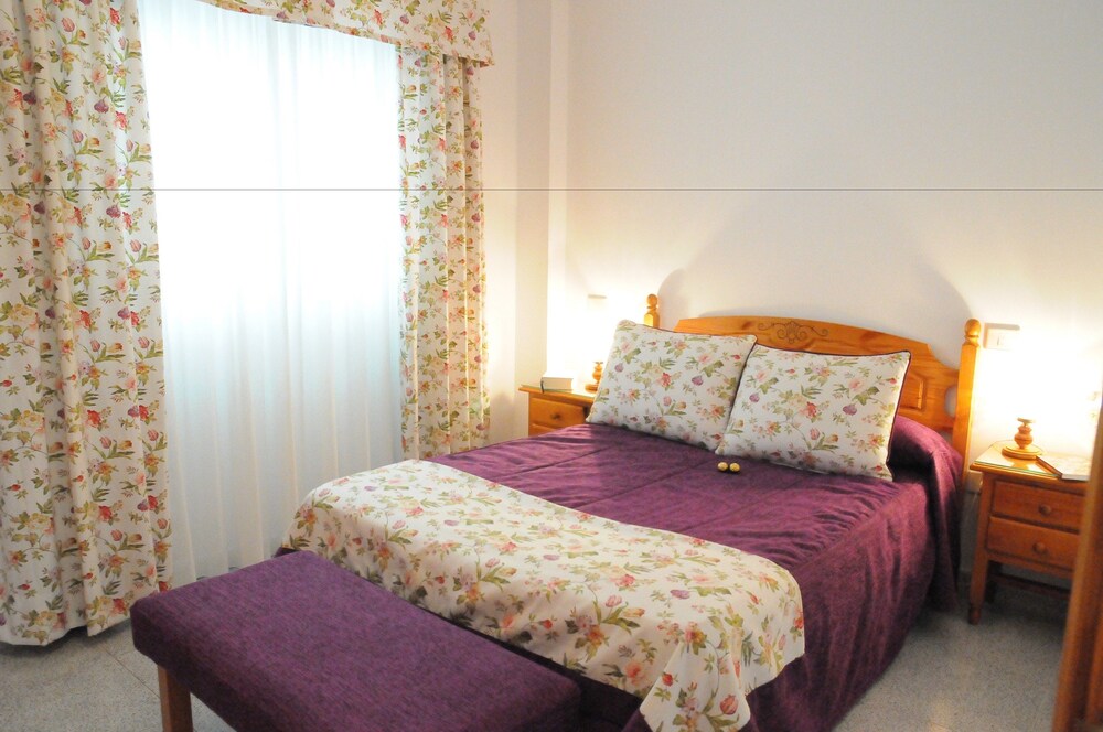 EmyCanarias Holiday Homes Vecindario — 4-Star Luxury Hotel in Vecindario, Spain