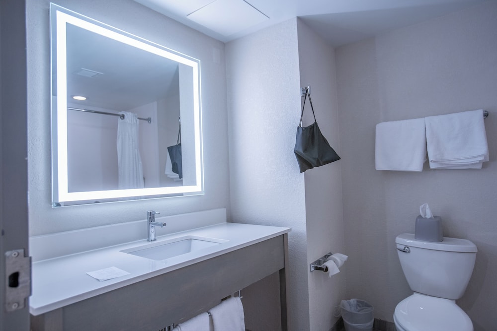 Holiday Inn Express Pembroke by IHG - photo 30