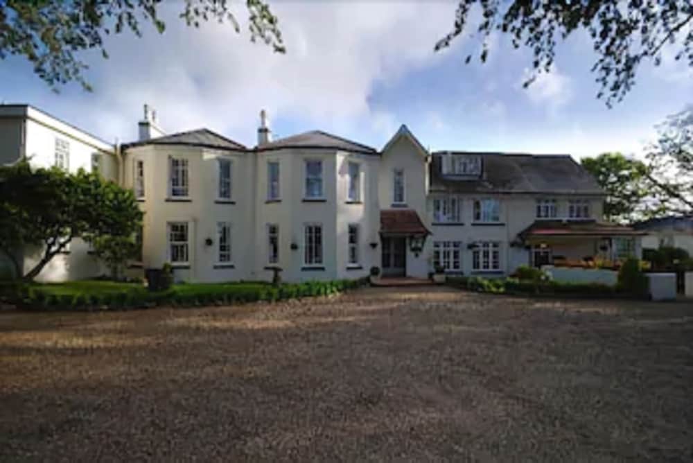 Les Douvres Hotel - last minute hotel in Unknown City