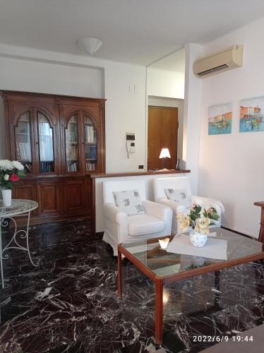 Down Town Emily — 4-Star Luxury Hotel in La Spezia, Italy