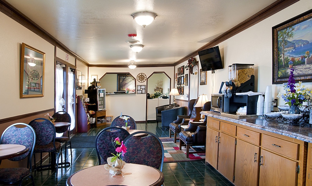 The Regency Inn - photo 25
