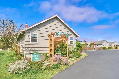 Anchorage Cottages #1 in Long Beach, United States