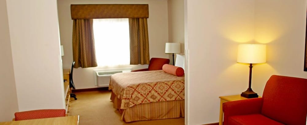 Savanna Inn & Suites - photo 9
