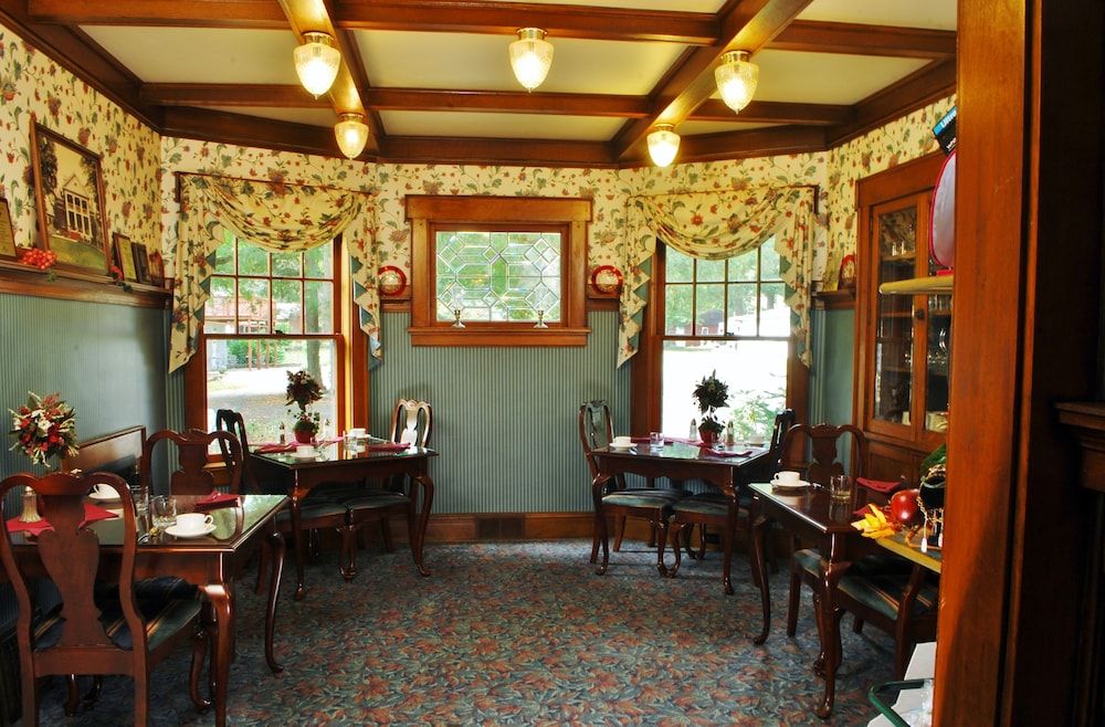 Arbor Hill Inn - photo 18