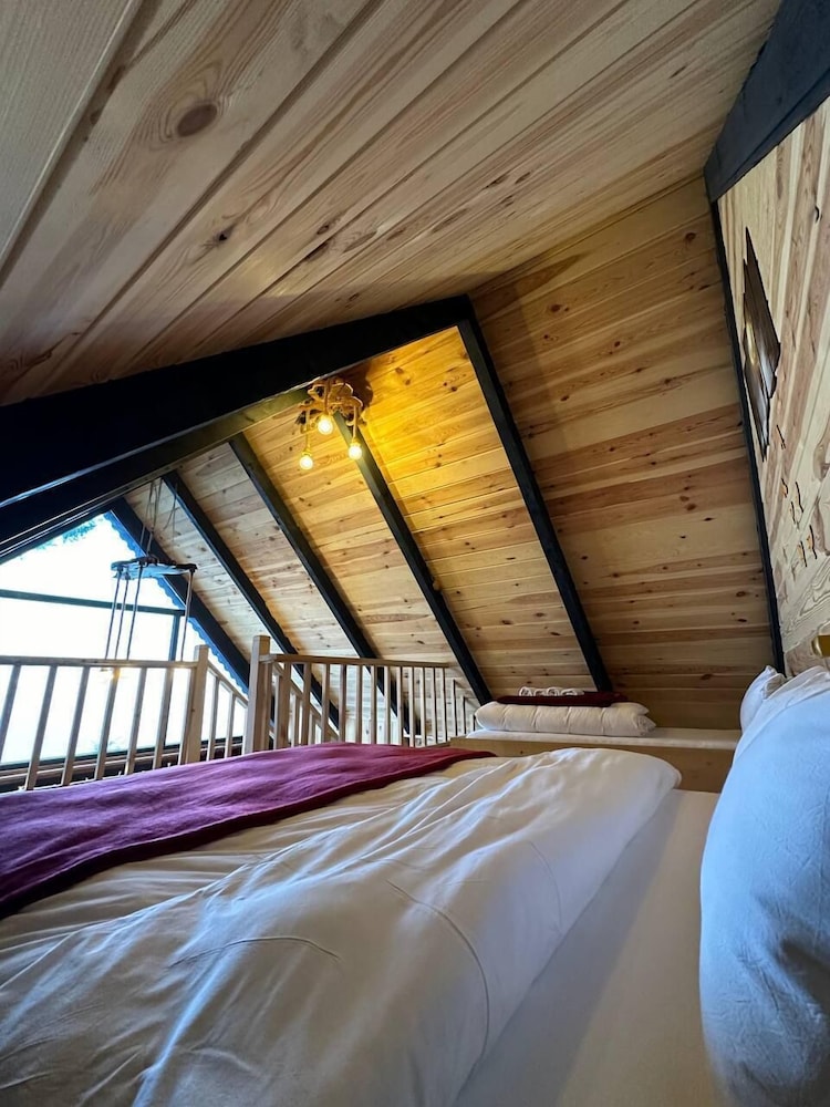 Zekeriyaköy Dağevi in Camlihemsin, Turkey