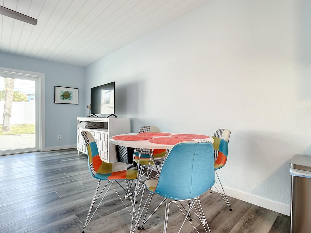 Bikini Bottom Duplex with Pool 2 Minutes from Beach Flagler Avenue - photo 9