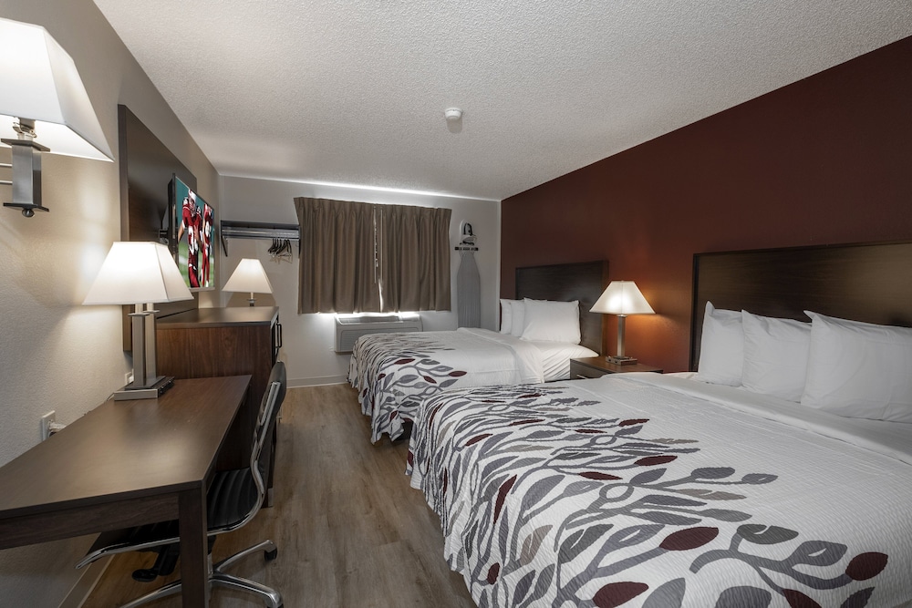 Red Roof Inn Greensburg - photo 9