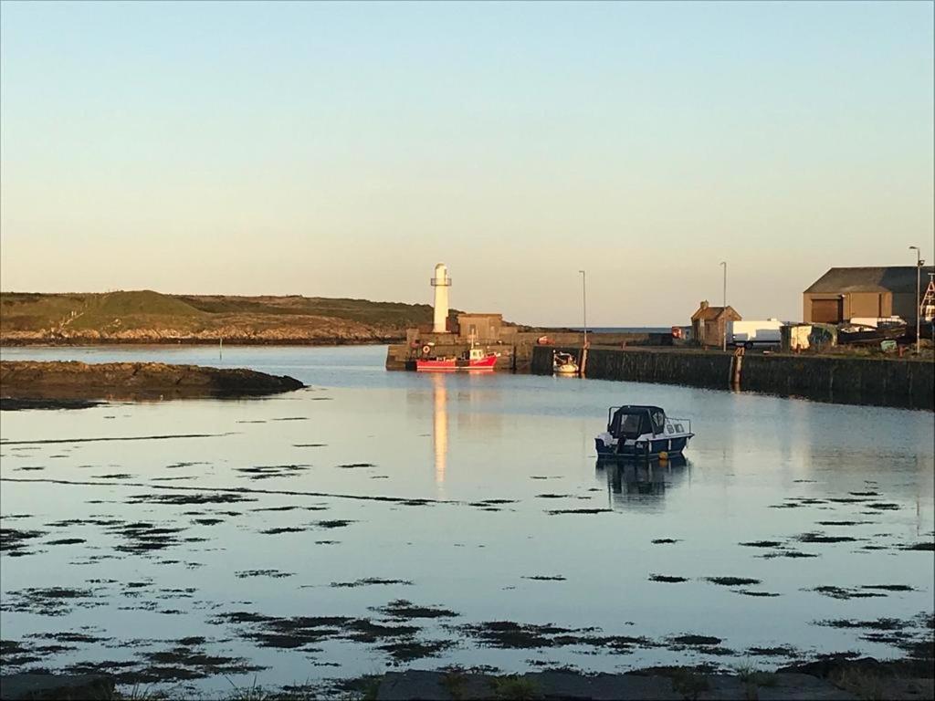 Lovely apartment overlooking the harbour and bay — 4-Star Luxury Hotel in Ardglass, United Kingdom