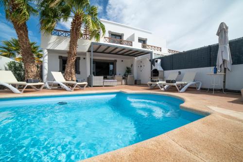 Villa Ariana Playa Blanca — 4-Star Luxury Hotel in Playa Blanca, Spain