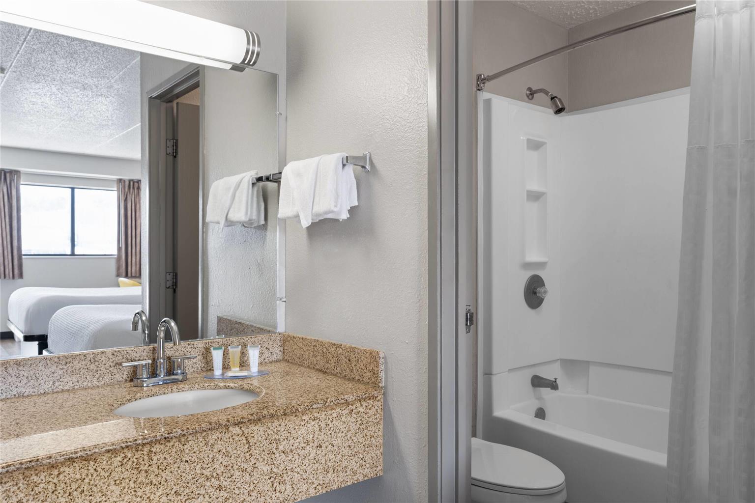 Days Inn by Wyndham Cloverdale Greencastle - photo 38