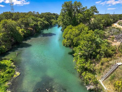 Cousins River Retreat - last minute hotel in Martindale