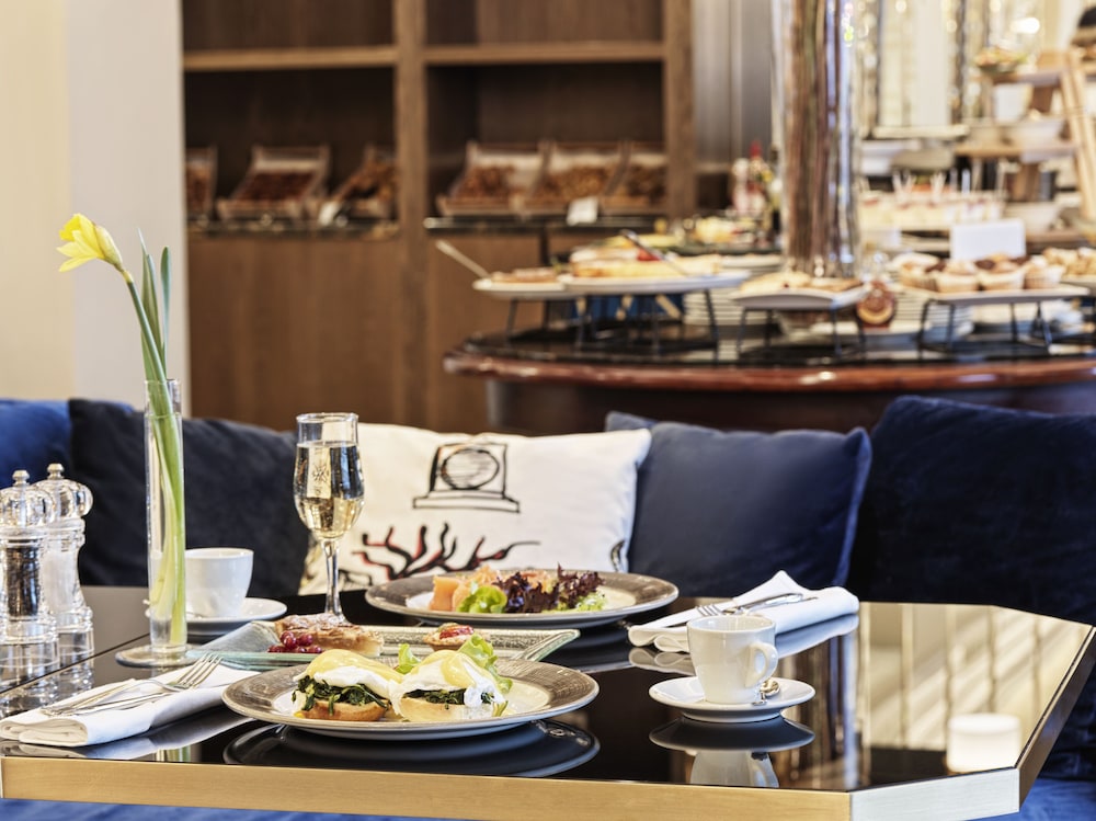 מזון ומשקאות