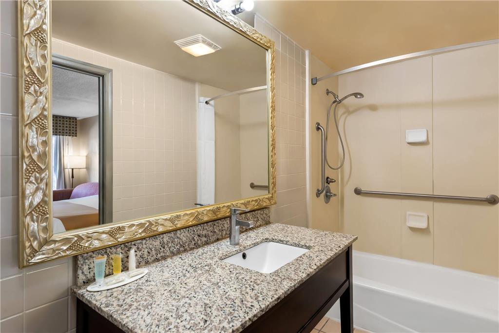 Days Inn by Wyndham Petersburg South Fort Lee - photo 13
