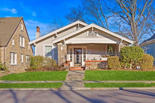 Southern Charmer Hot Tub Great Location Dt Uab in Birmingham, United States