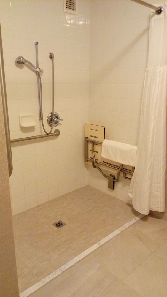 Hilton Garden Inn Calabasas - photo 13