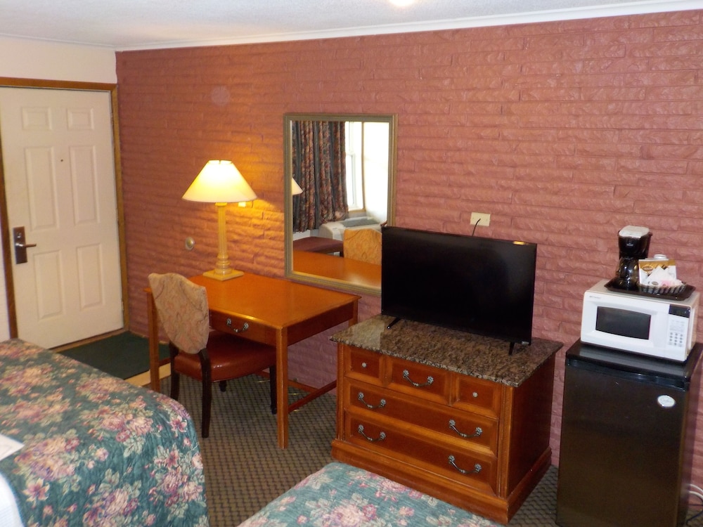 Indian Hills Inn & RV Park - photo 10