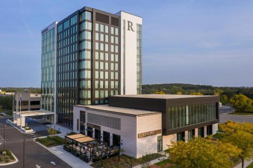Renaissance Milwaukee West Hotel - featured photo