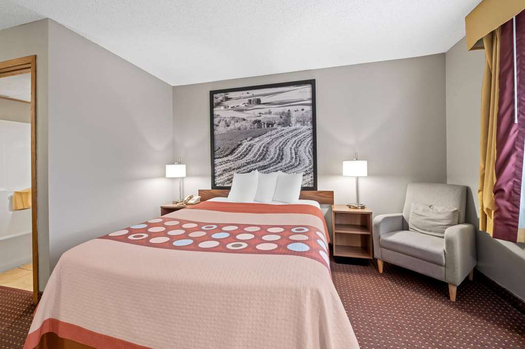 Super 8 by Wyndham Waverly - photo 24