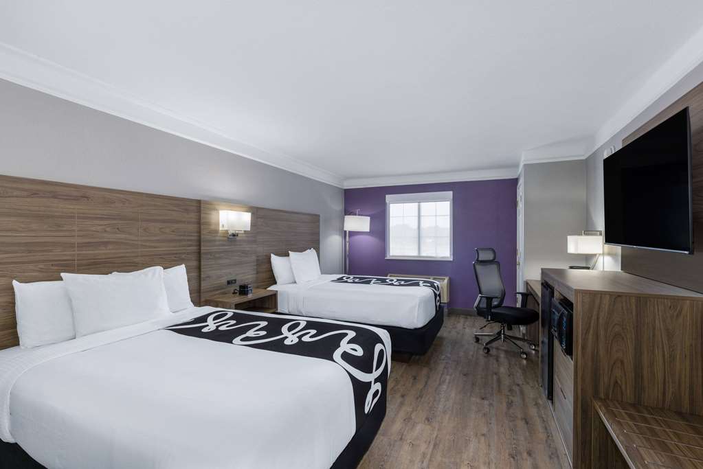 La Quinta Inn by Wyndham Kansas City Lenexa - photo 25