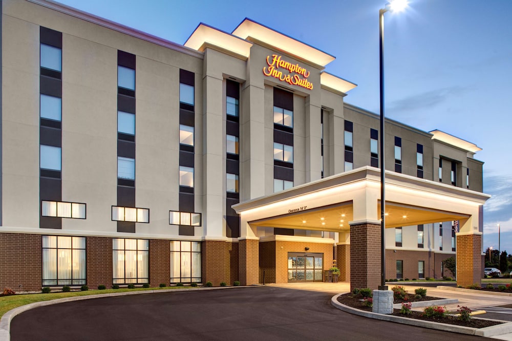 Hampton Inn & Suites Syracuse North Airport Area - carbon neutral hotel in Liverpool