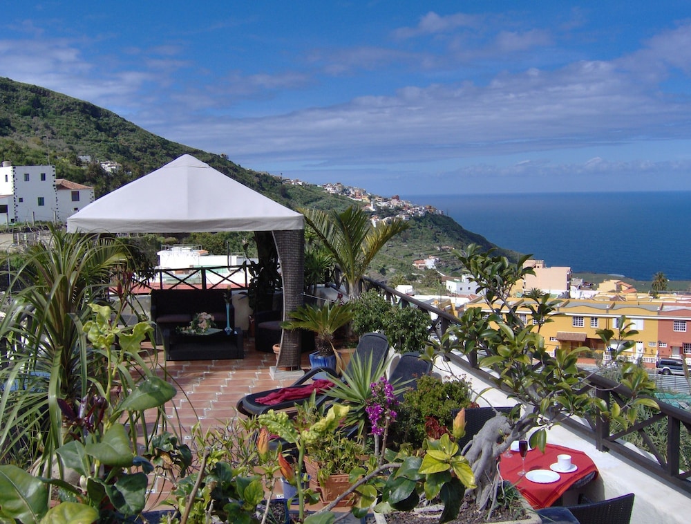 Apartamentos Monasterio de San Antonio adults only — 4-Star Luxury Hotel in Icod De Los Vinos, Spain