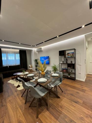 Luxury apartment with a wonderful lake view — 4-Star Luxury Hotel in Shkoder, Albania