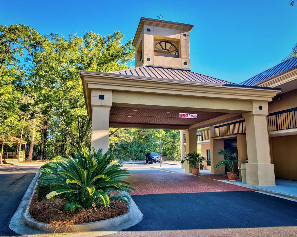 Clarion Inn & Suites Aiken South - photo 2
