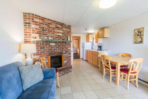 Kebek 3 Oceanside Motel - photo 16