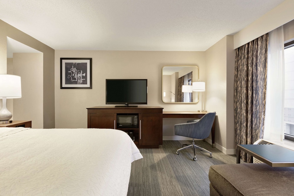 Hampton Inn & Suites Nashville Downtown - photo 33