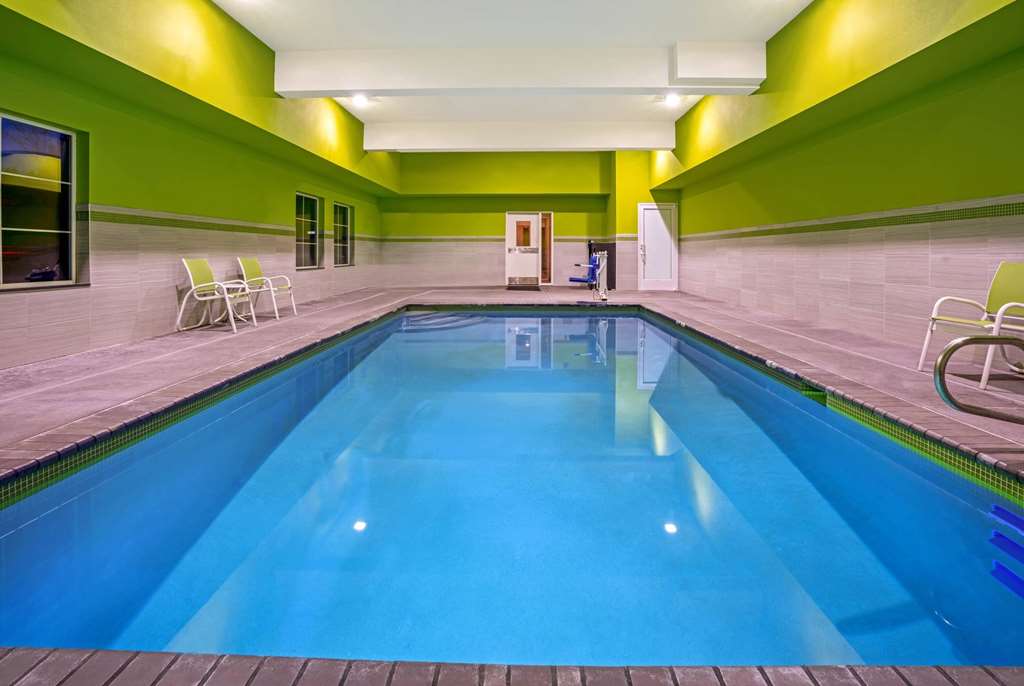 La Quinta Inn & Suites by Wyndham Tumwater Olympia - photo 13