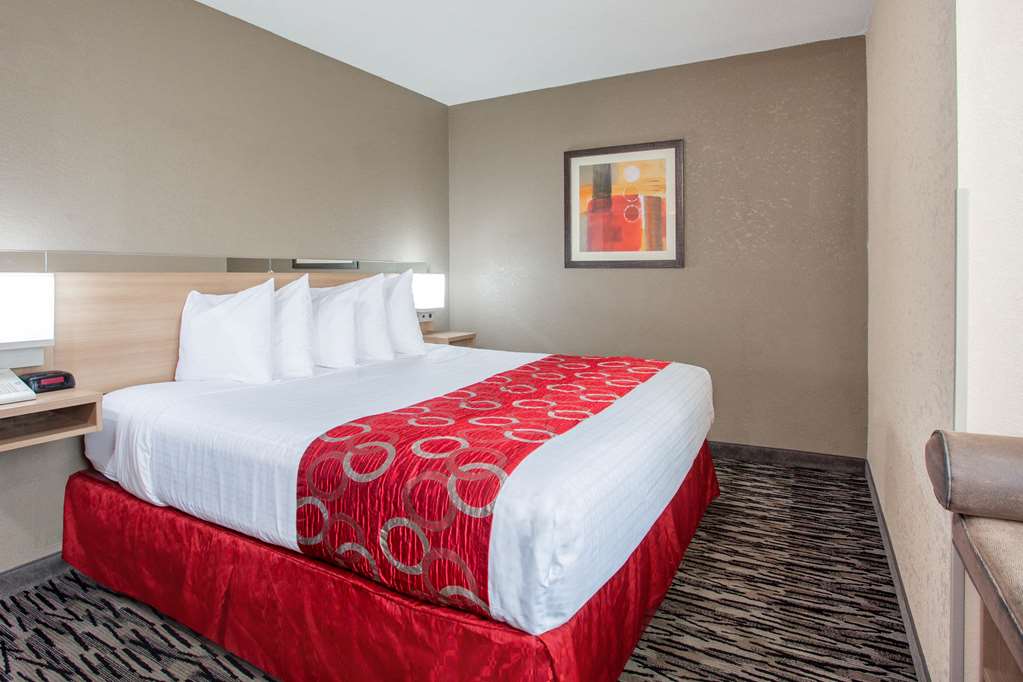 Microtel Inn & Suites by Wyndham Charleston WV - photo 8
