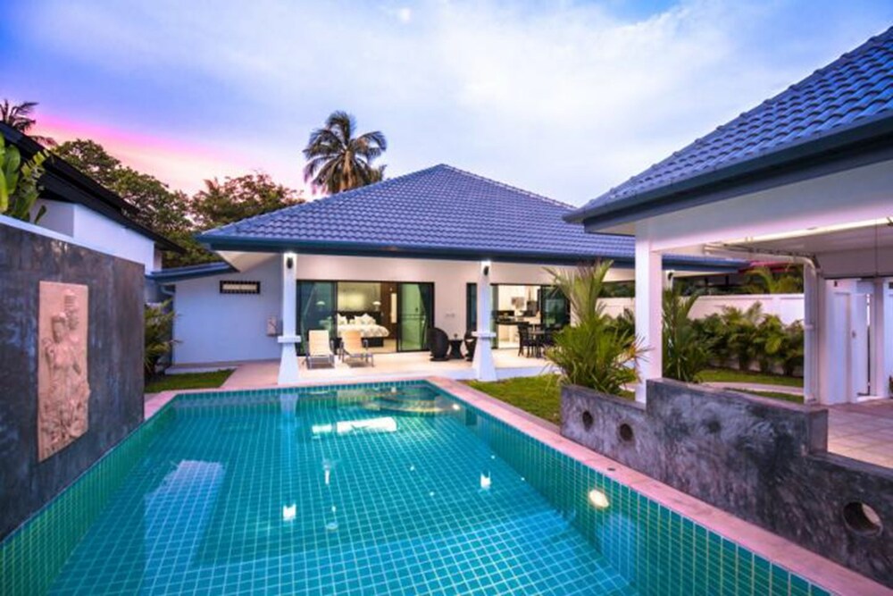 Ban Fasai Villa by Jetta — 4-Star Luxury Hotel in Rawai, Thailand