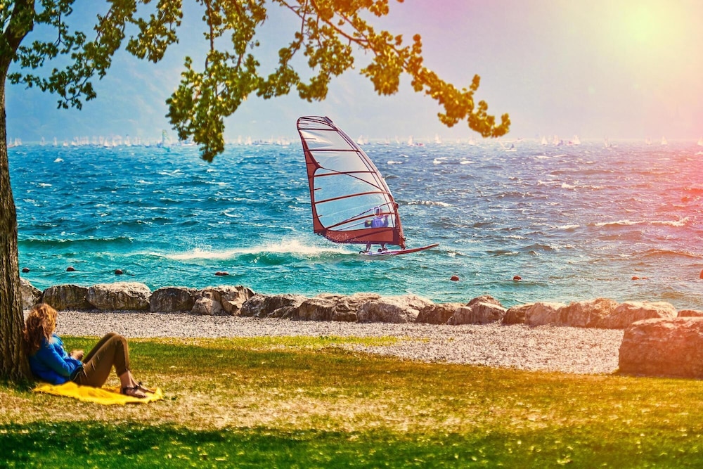 Villa Mimosa Appartamento 2 — 4-Star Luxury Hotel in Desenzano Del Garda, Italy