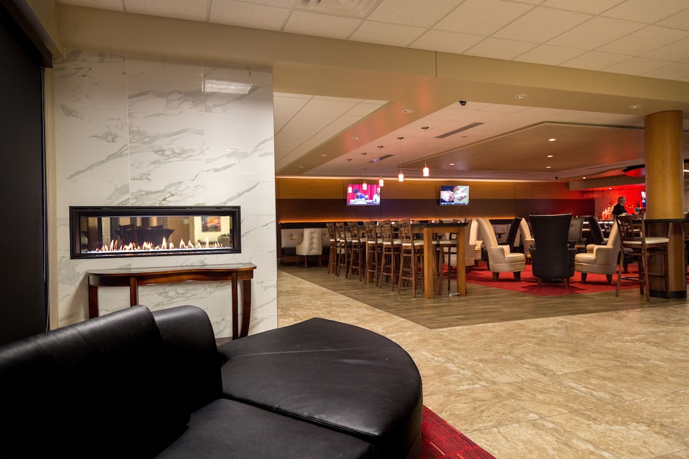 Holiday Inn Des Moines Airport Conf Center by IHG - photo 76