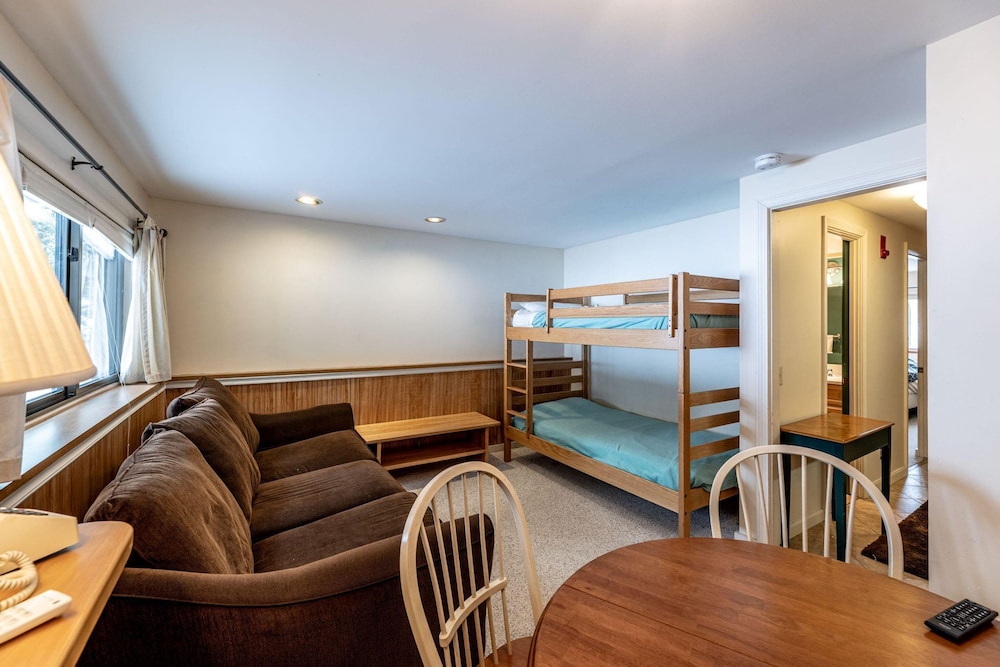 4BR Private Townhouse at Smugglers Notch Resort - photo 27