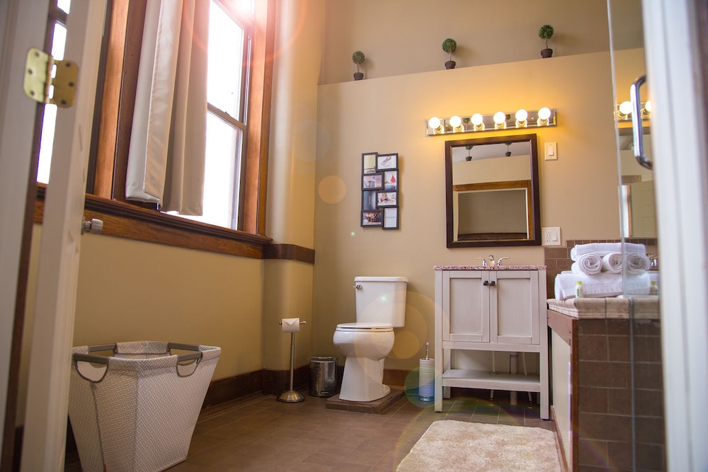 School 31 Lofts at Colors Studios - photo 154