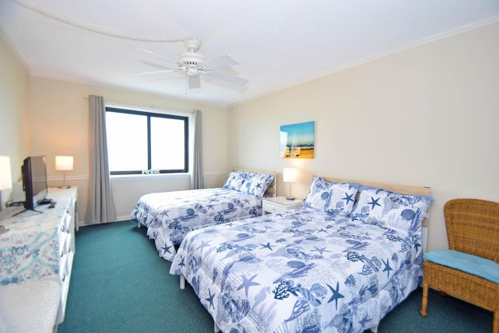 Towers 402 2 Bedroom Condo by RedAwning - photo 5