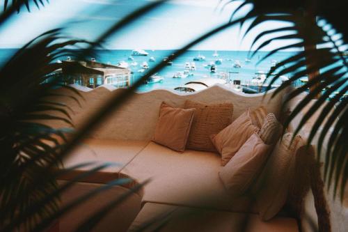 Suites Al Mar En El Malecon De San Cristobal — Unknown City