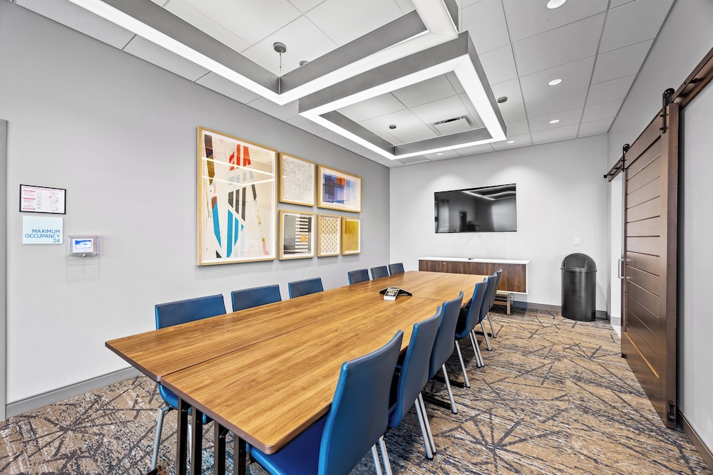 Holiday Inn Express & Suites Marinette by IHG - photo 17