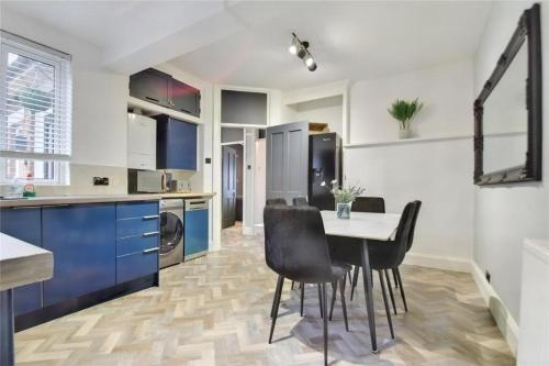 Manse Apartment — 4-Star Luxury Hotel in Great Malvern, United Kingdom